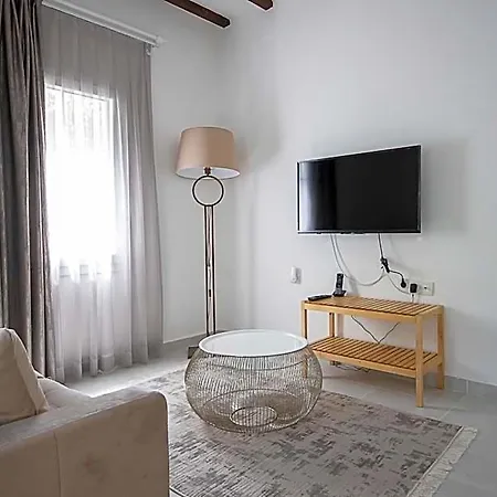 Hotel Flag +12